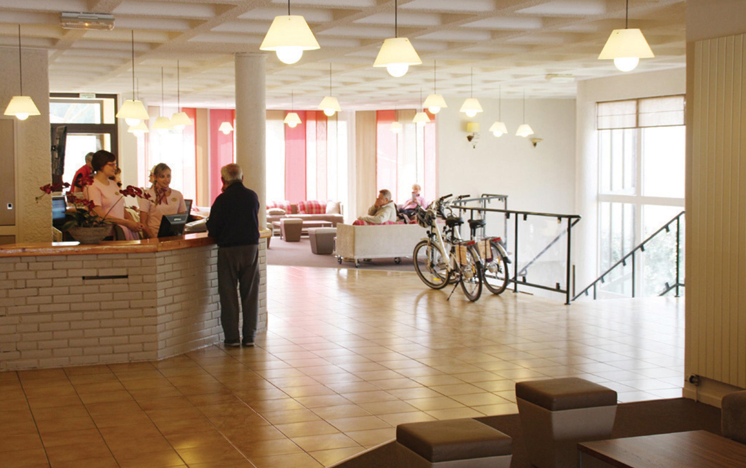 Club Vacances Bleues Domaine De Chateau Laval Gréoux-les-Bains Εξωτερικό φωτογραφία