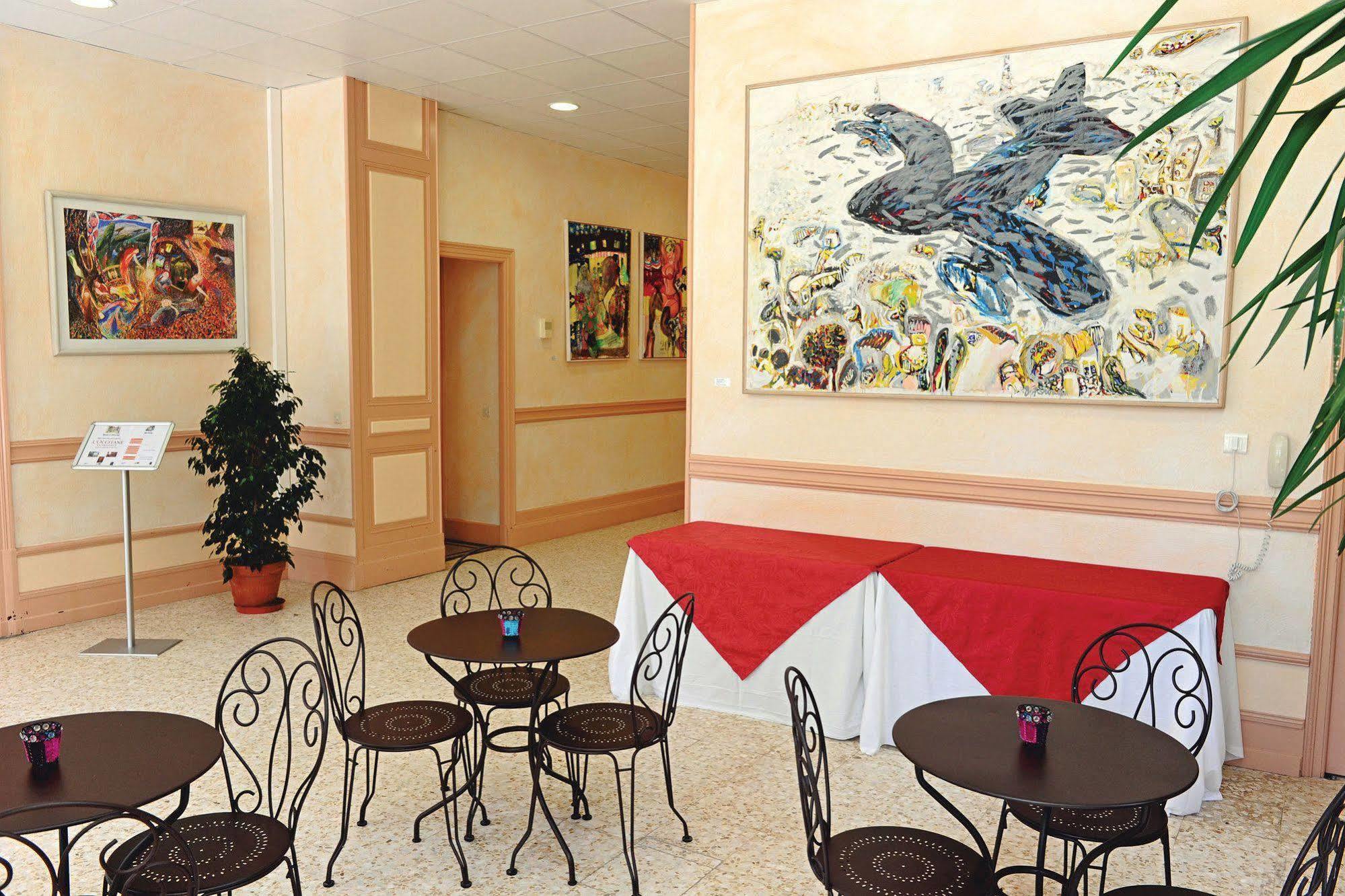 Club Vacances Bleues Domaine De Chateau Laval Gréoux-les-Bains Εξωτερικό φωτογραφία